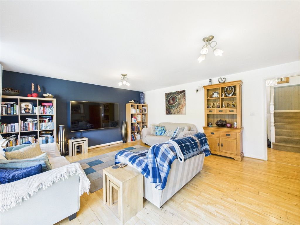 Property photo 3 of 16 3 - Picture No. 31