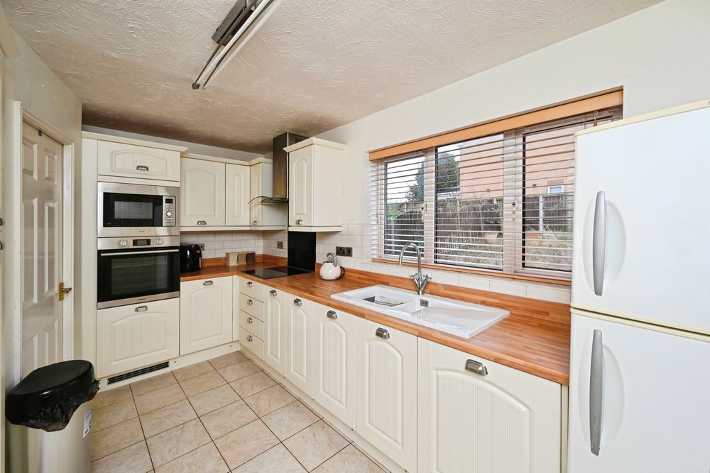 Property photo 3 of 19 Pbox-Img.Jpg