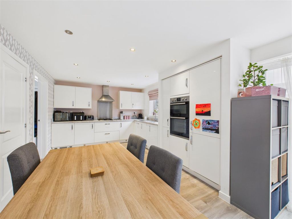 Property photo 2 of 20 Living/Dining Ktichen