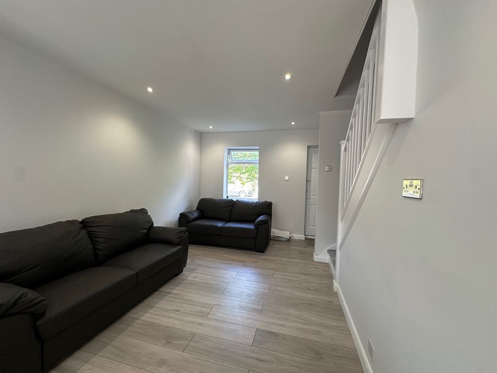 Property photo 3 of 23