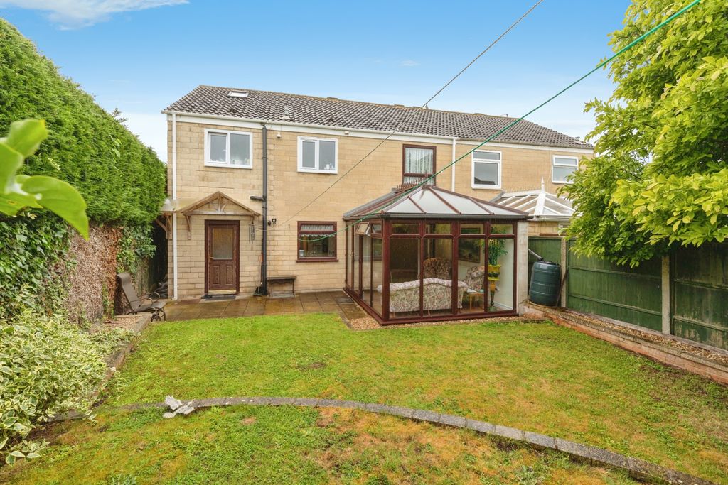 Property photo 2 of 20