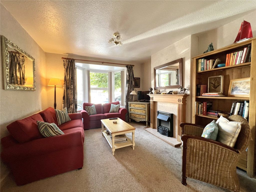 Property photo 2 of 17 Picture No. 15