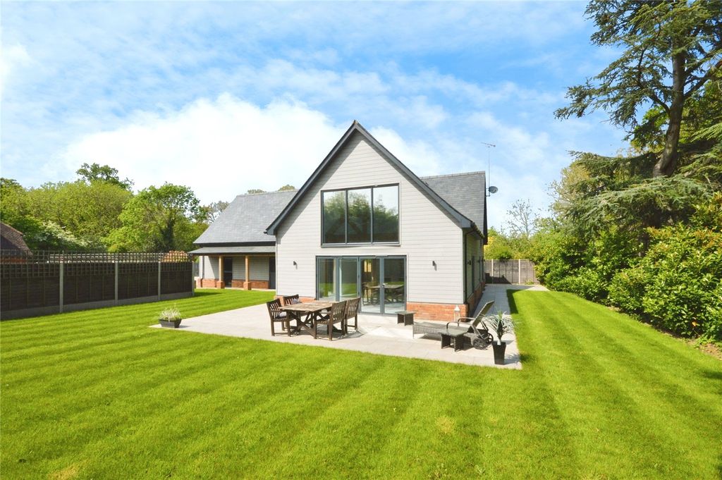 Property photo 1 of 26 Picture No. 12