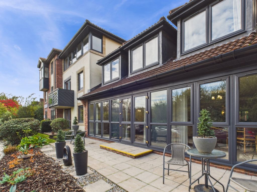 Property photo 2 of 12 Communal Terrace - Mere Court - Ewemove Estate Age