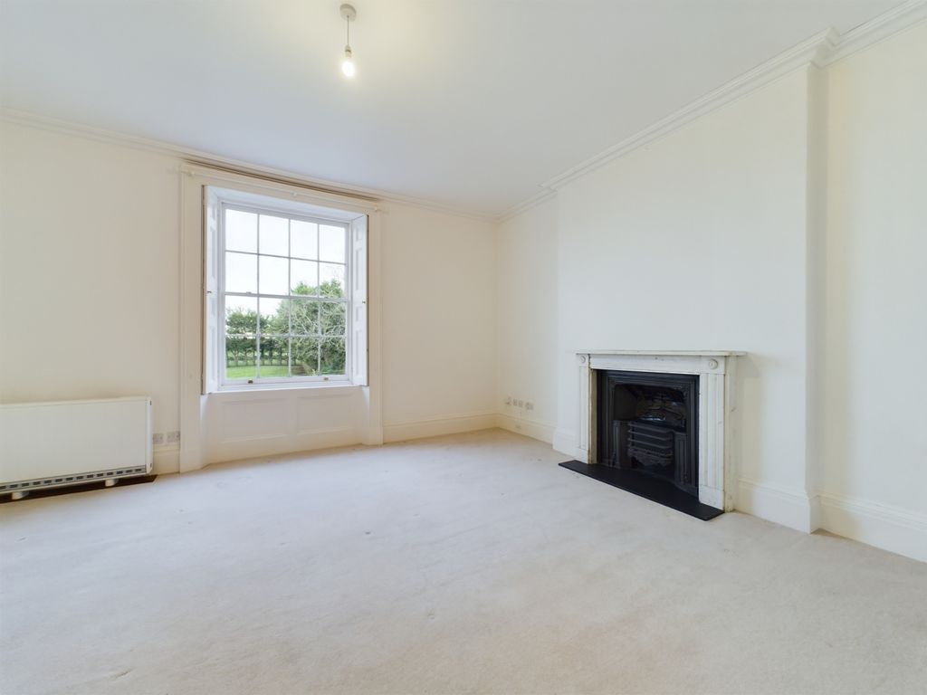 Property photo 2 of 14 Cam01740G0-Pr0315-Still001