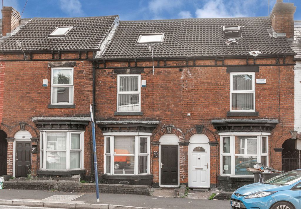 Property photo 1 of 18