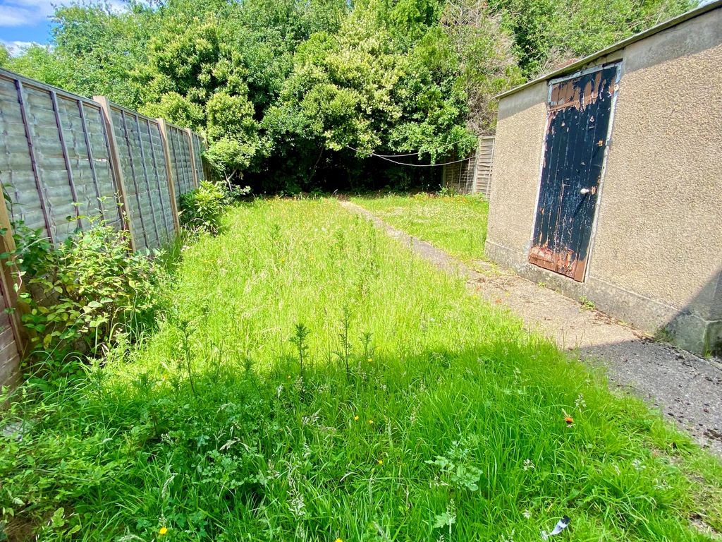 Property photo 1 of 13 Photo 10