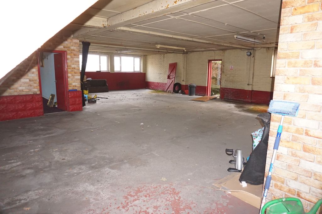 Property photo 2 of 18