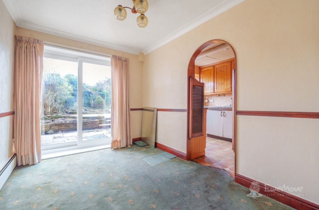 Property photo 3 of 10 13