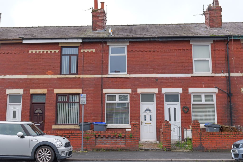 Property photo 1 of 18