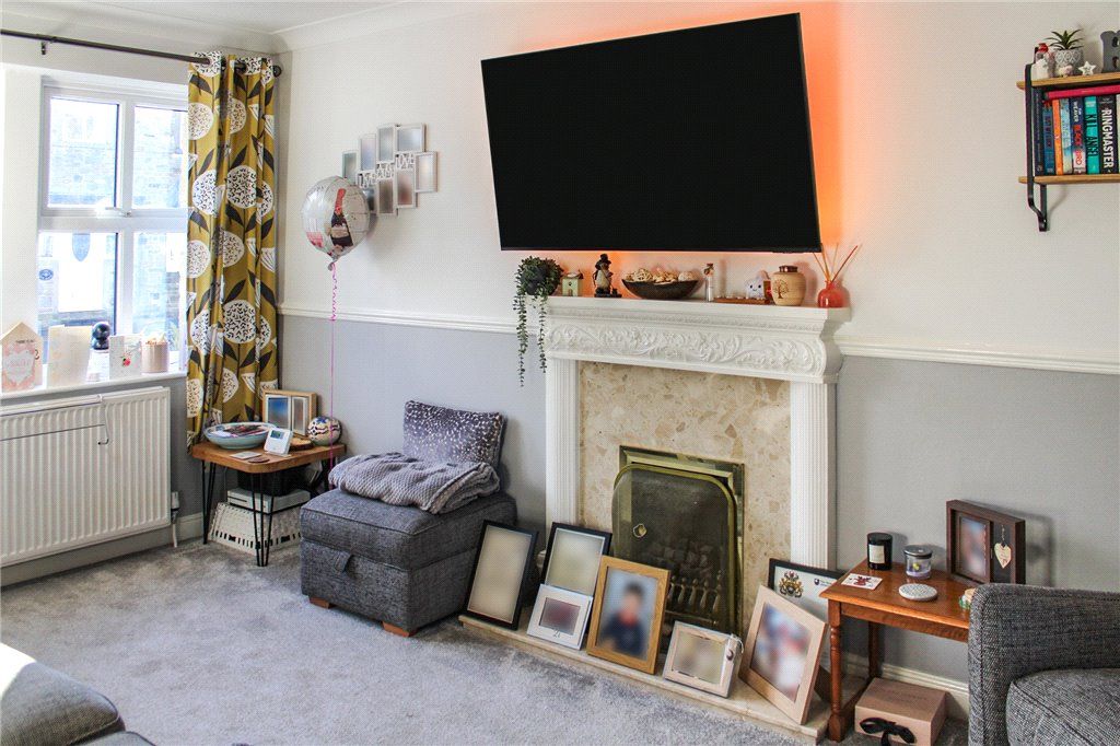 Property photo 2 of 9 Sitting Room