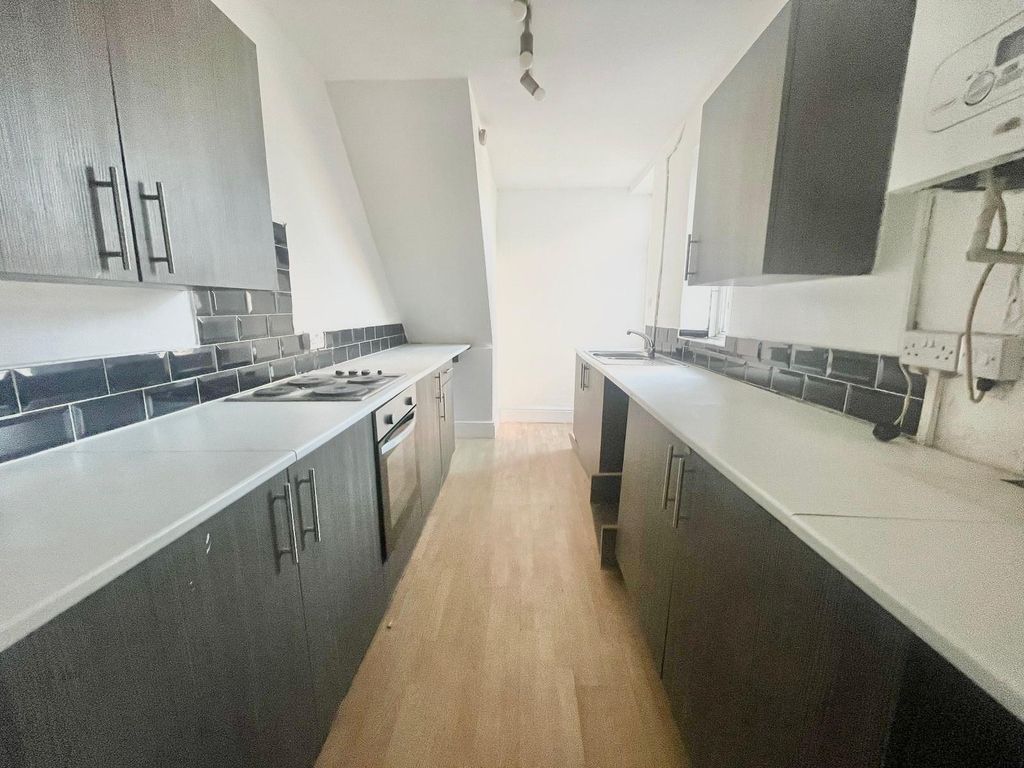 Property photo 1 of 5 2 Bed Flat For Sale By Auction | Rawling Road, Gateshead Ne8 | £55,000 Guide Price