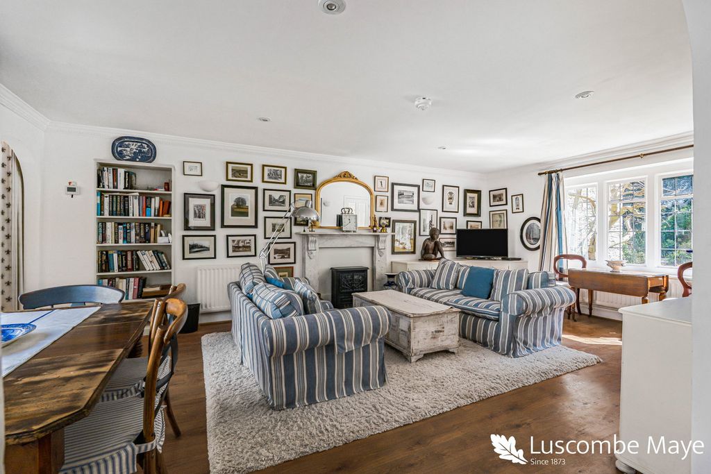 Property photo 3 of 22