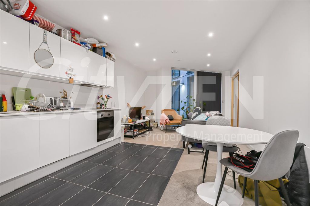 Property photo 1 of 9 Kitchen