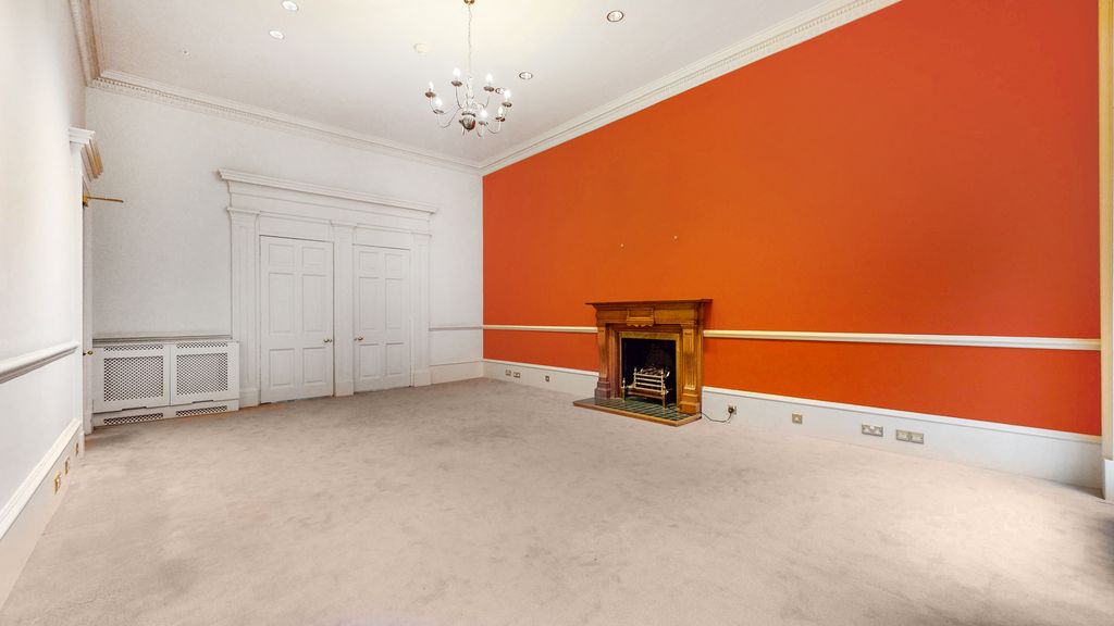 Property photo 3 of 26 21-Print-238 West George Street_21