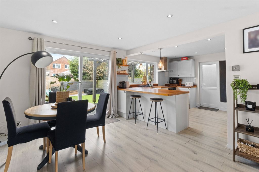 Property photo 2 of 20 Open Plan