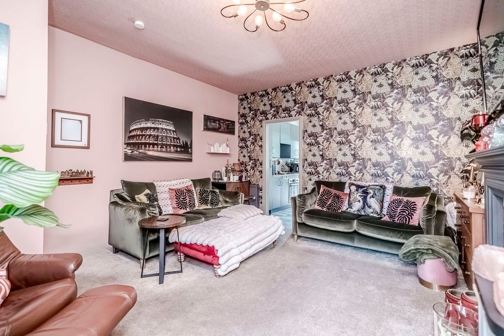 Property photo 2 of 26