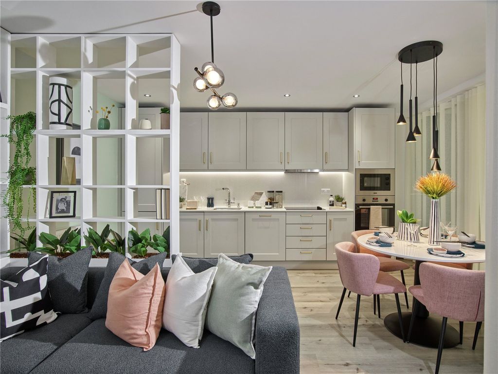 Property photo 3 of 13 Show Home