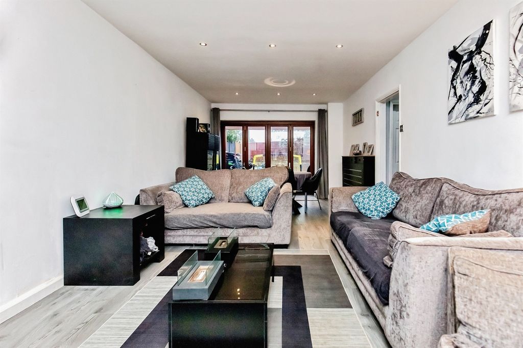 Property photo 3 of 20