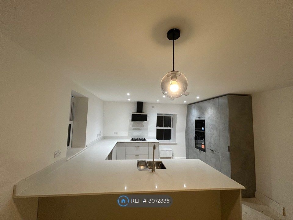 Property photo 1 of 3