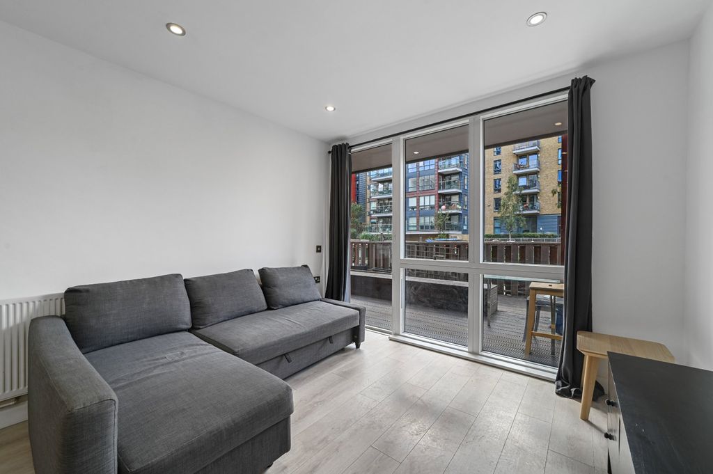 Property photo 1 of 14 Open Plan Living
