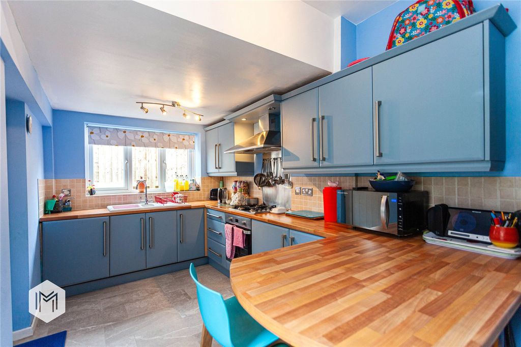 Property photo 2 of 32 Picture No. 30