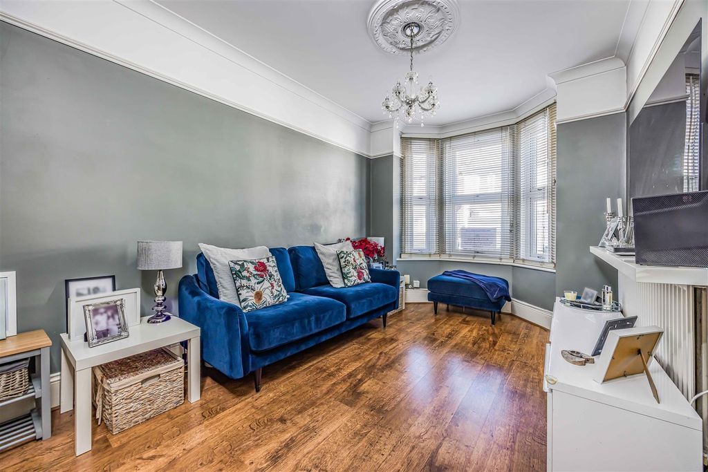 Property photo 3 of 23 36 Meon Road, Milton-Small-Porticomarketing-Nexa-1