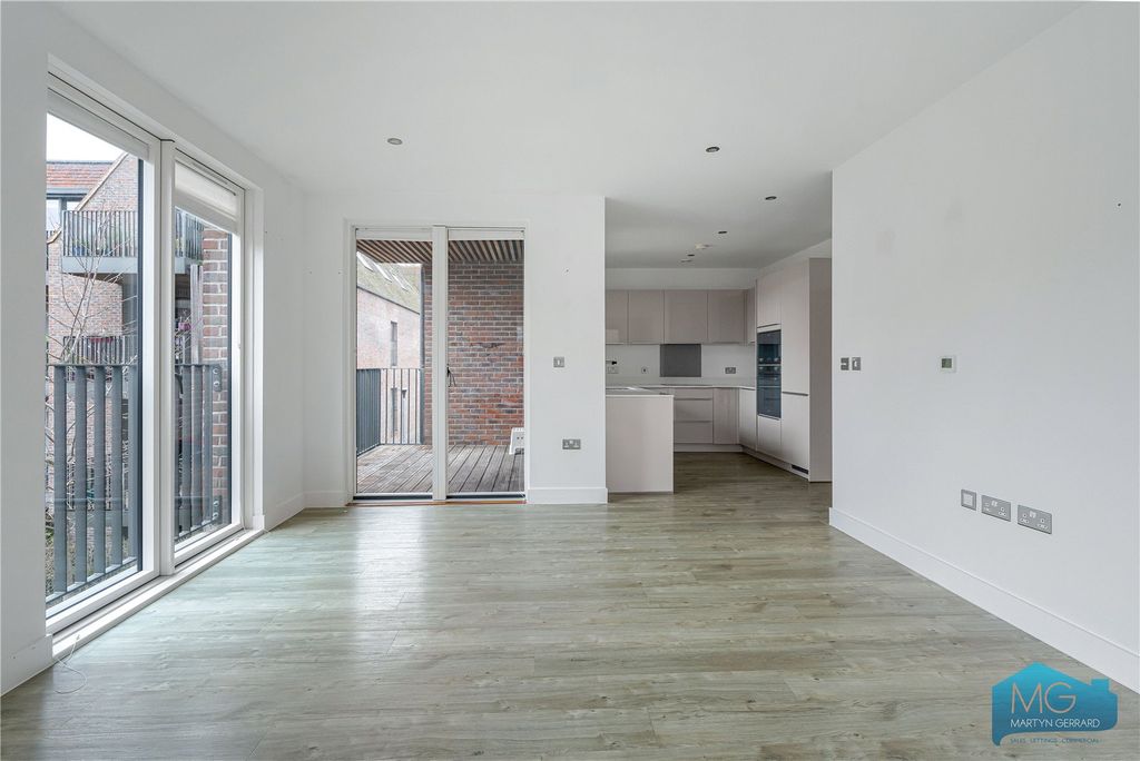 Property photo 2 of 15 Picture No. 28