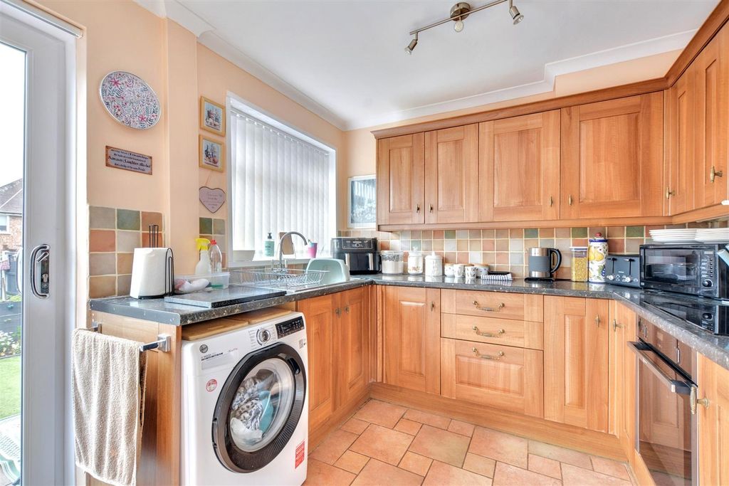 Property photo 3 of 19 Kitchen_2.Jpeg
