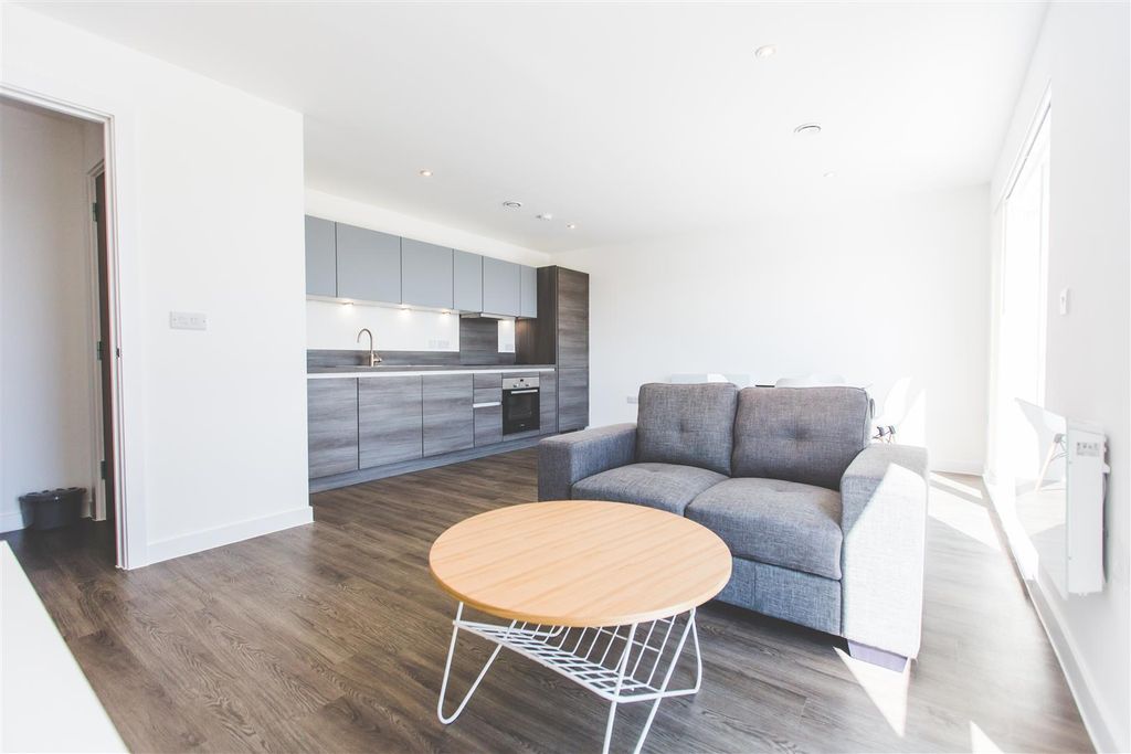 Property photo 2 of 11 Barrel Yard - Pent House-1.Jpg