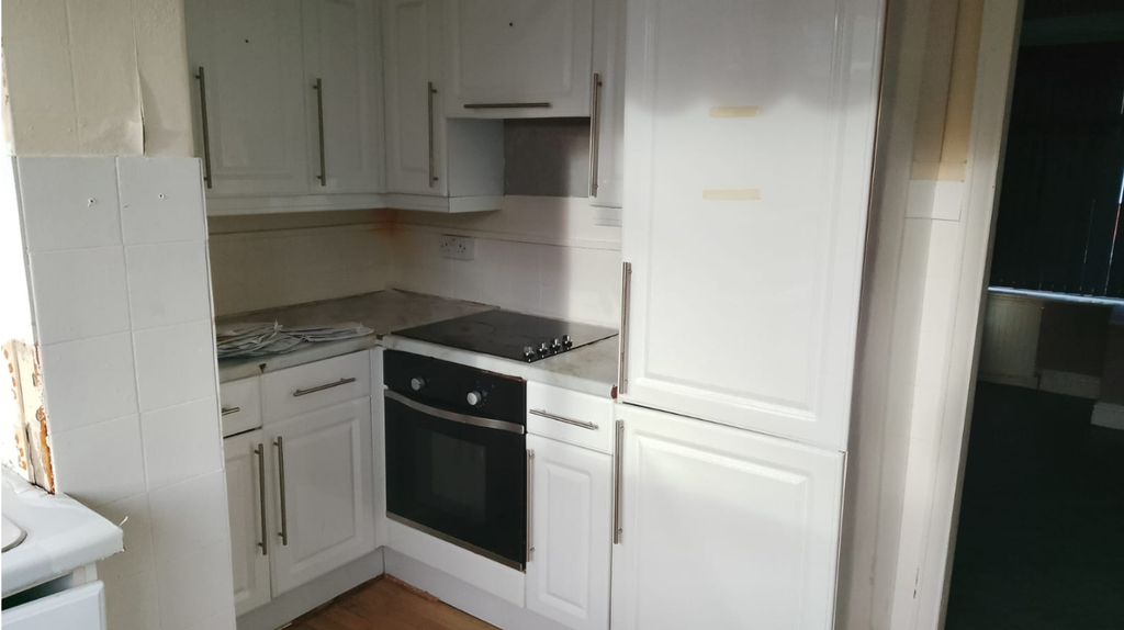 Property photo 3 of 11 Kitchen