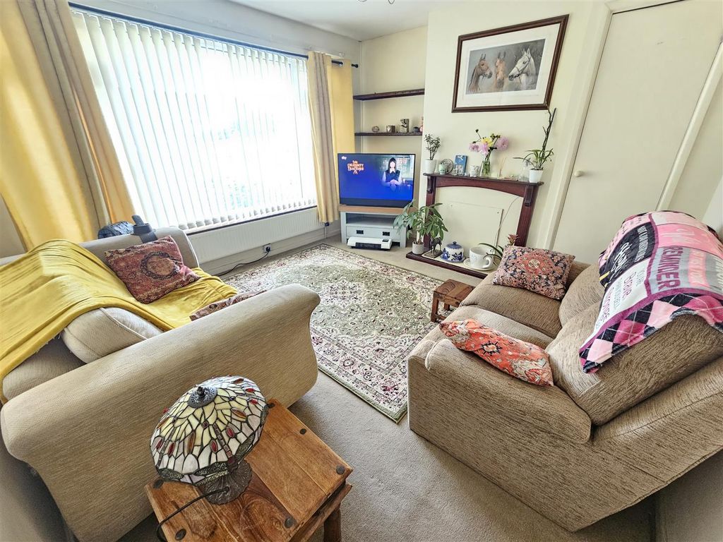 Property photo 2 of 13 Sitting Room.Jpg