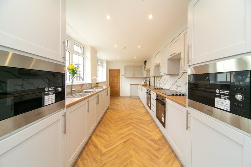 Property photo 2 of 32