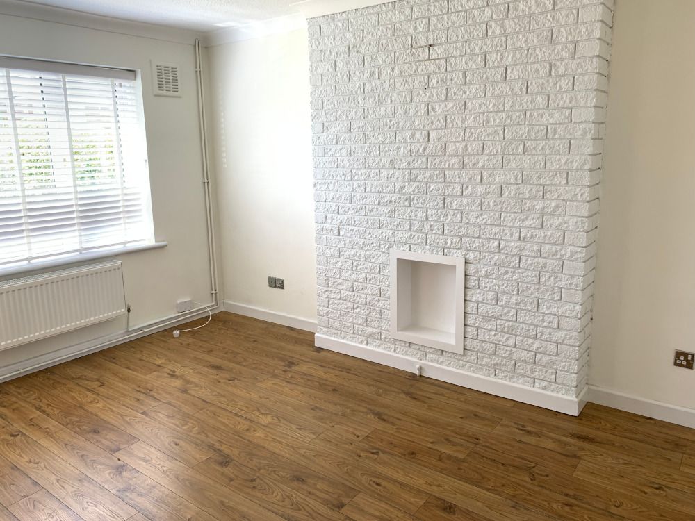 Property photo 3 of 7 Living Room Bridgend Cf31