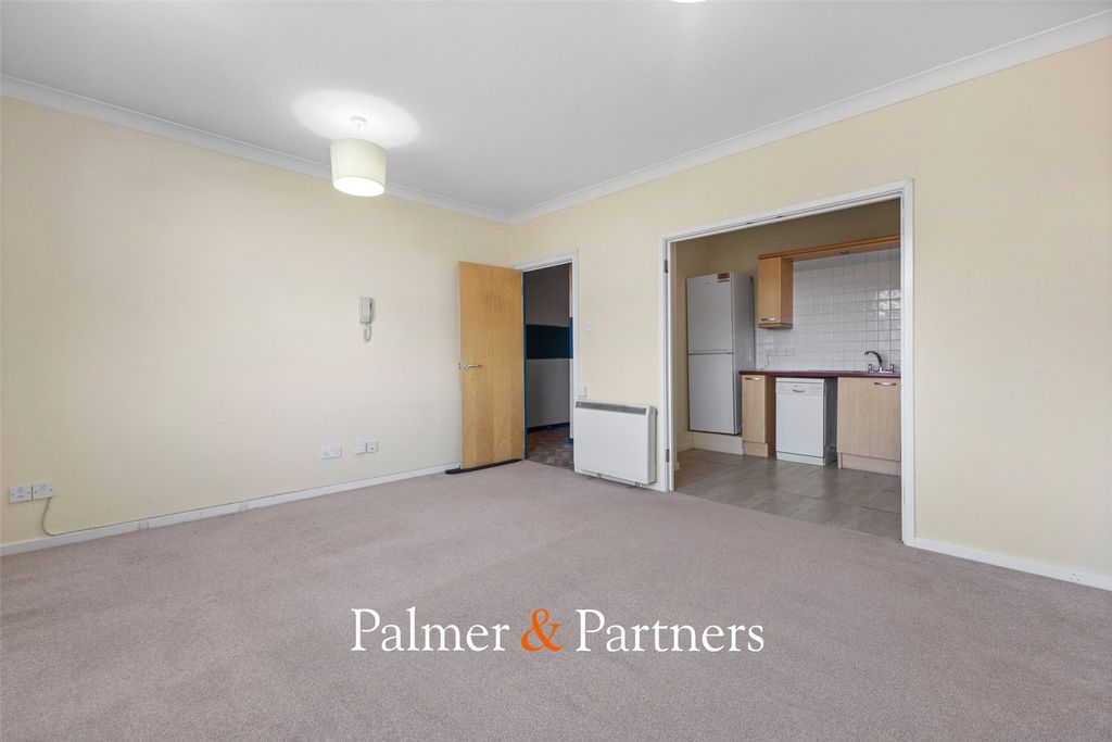 Property photo 3 of 12 Picture No. 06