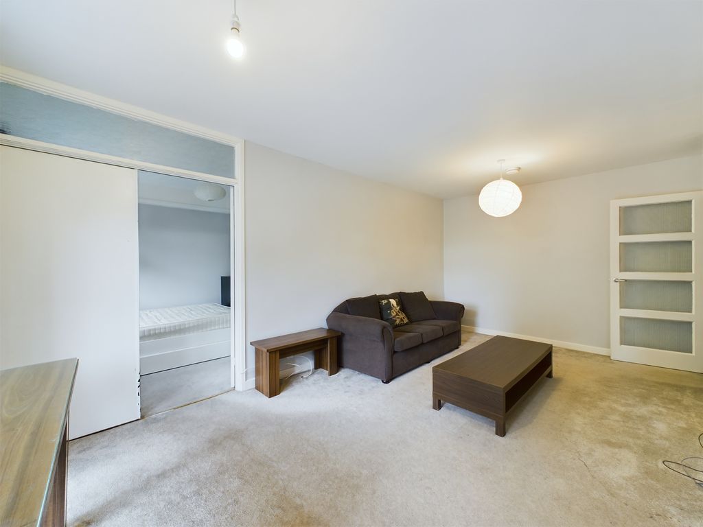 Property photo 1 of 10 Cam02538G0-Pr0332-Still006