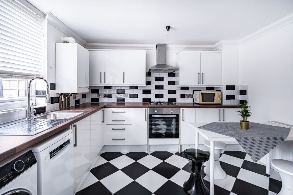Property photo 2 of 14 42-Maeth-Road-6