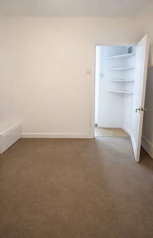 Property photo 1 of 6 2 Bed Flat To Rent Vicarage Lane, London E15 4Es
