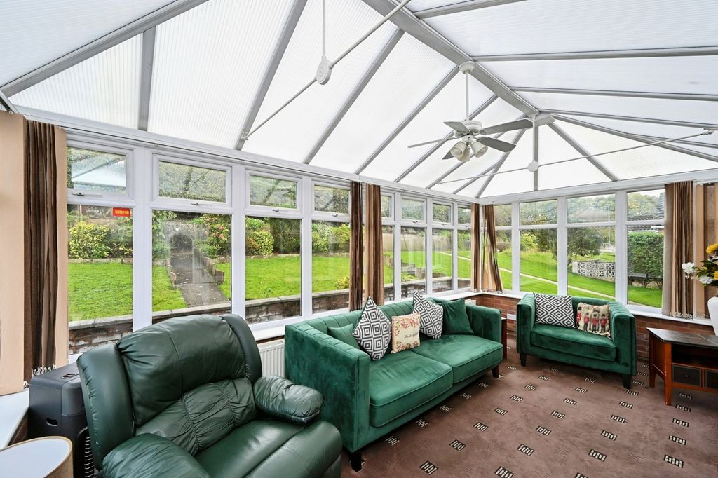 Property photo 2 of 17 Conservatory