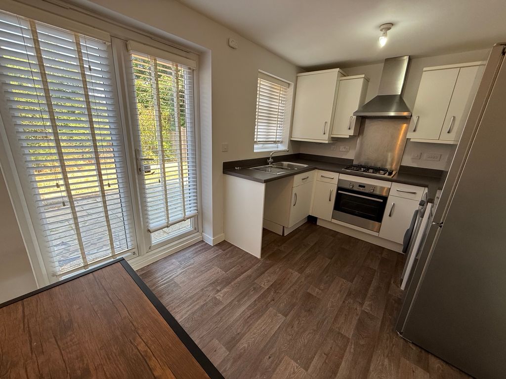 Property photo 3 of 13 Img_9743