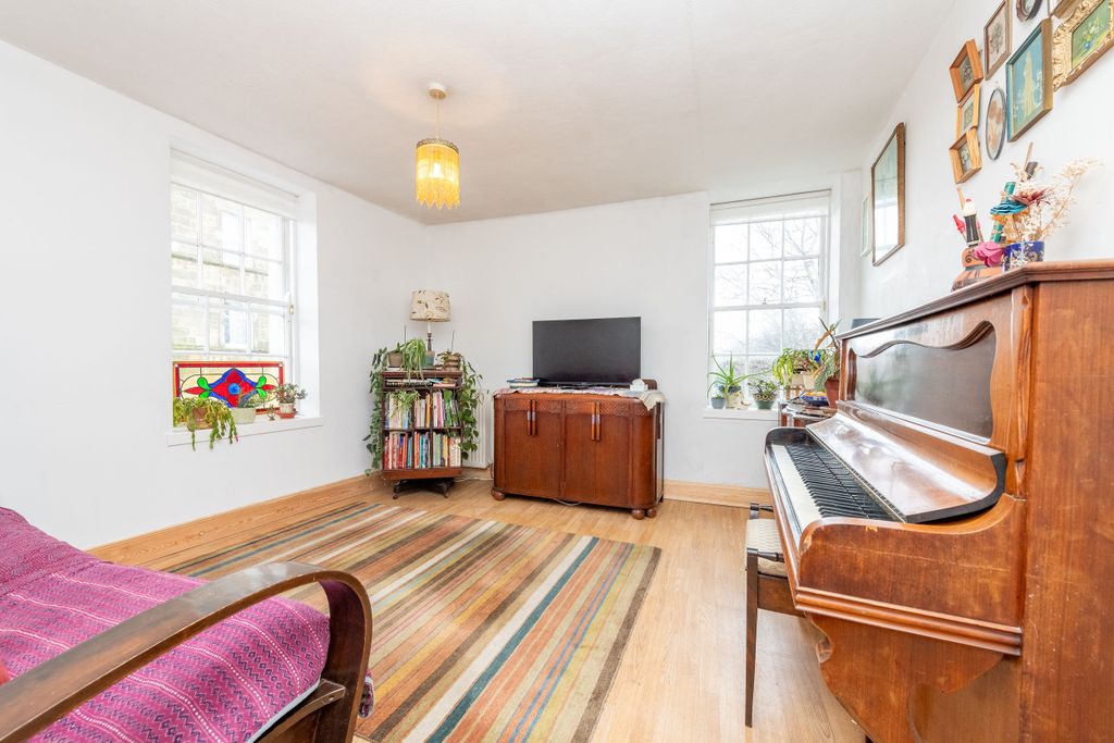 Property photo 2 of 17 Property Image 2