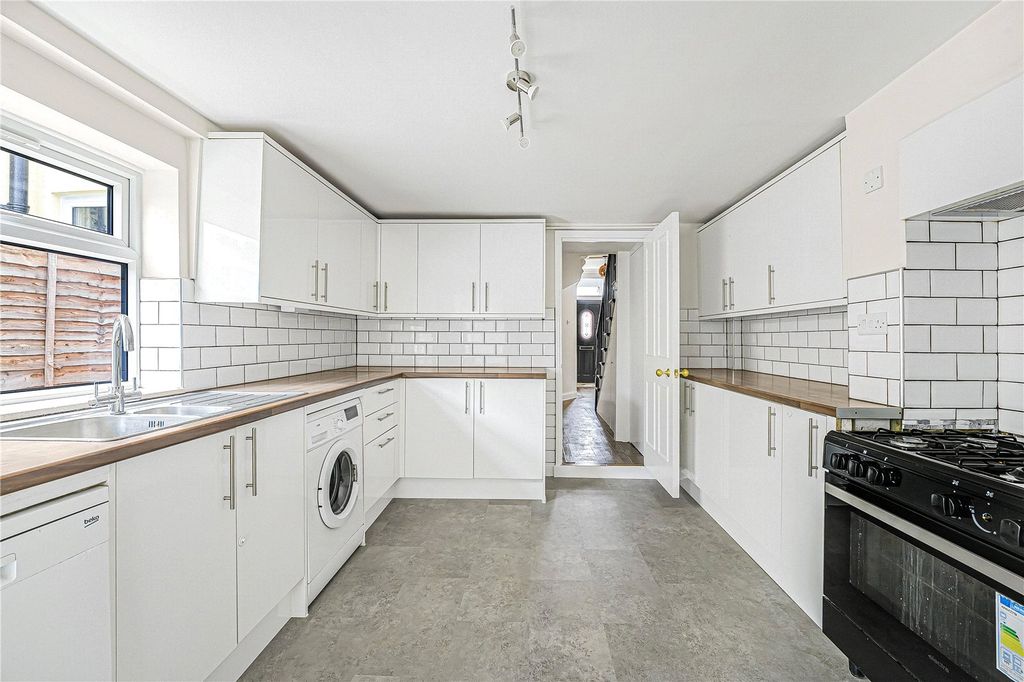 Property photo 3 of 17 Picture No. 15