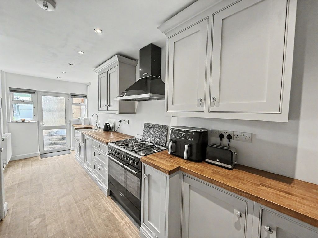Property photo 2 of 38 5125714