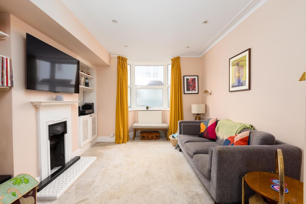 Property photo 1 of 23 33 Oak Road, Bs7-16.Jpg