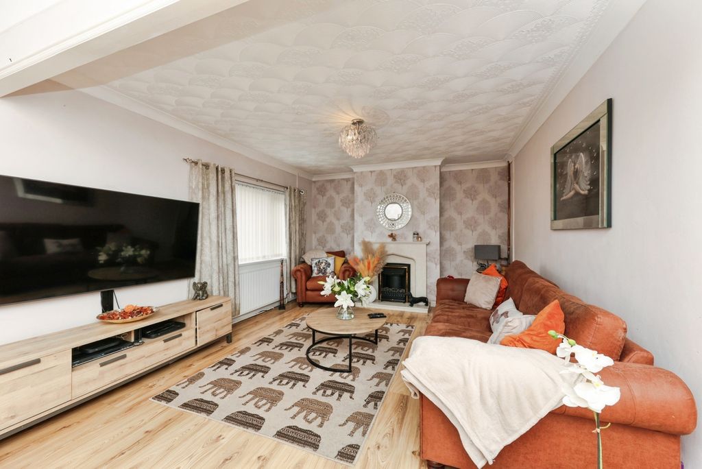 Property photo 2 of 19 Pbox-Img.Jpg