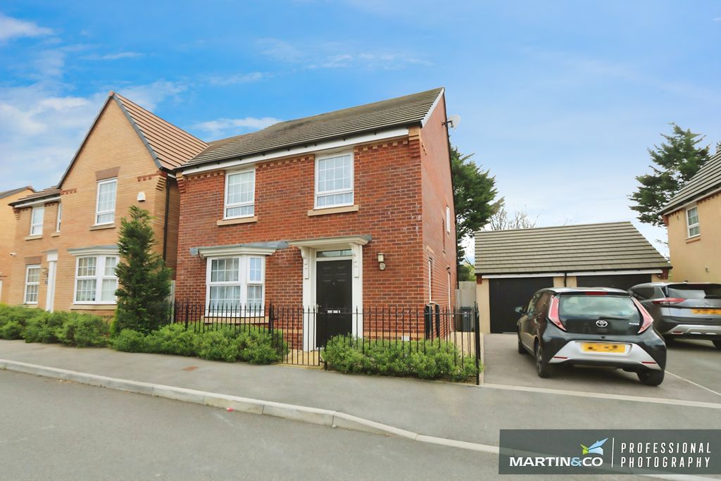 Property photo 2 of 26