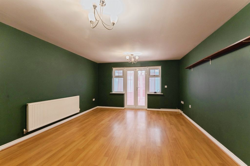 Property photo 2 of 20