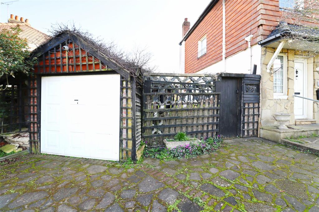 Property photo 3 of 15 Front