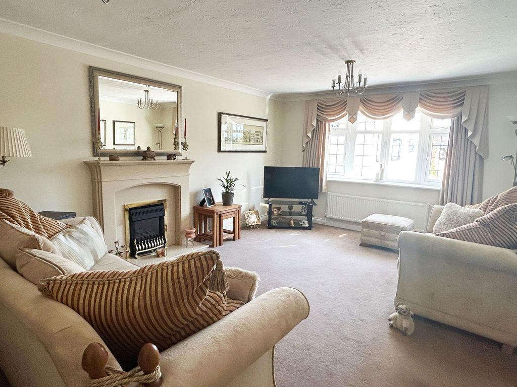 Property photo 2 of 31