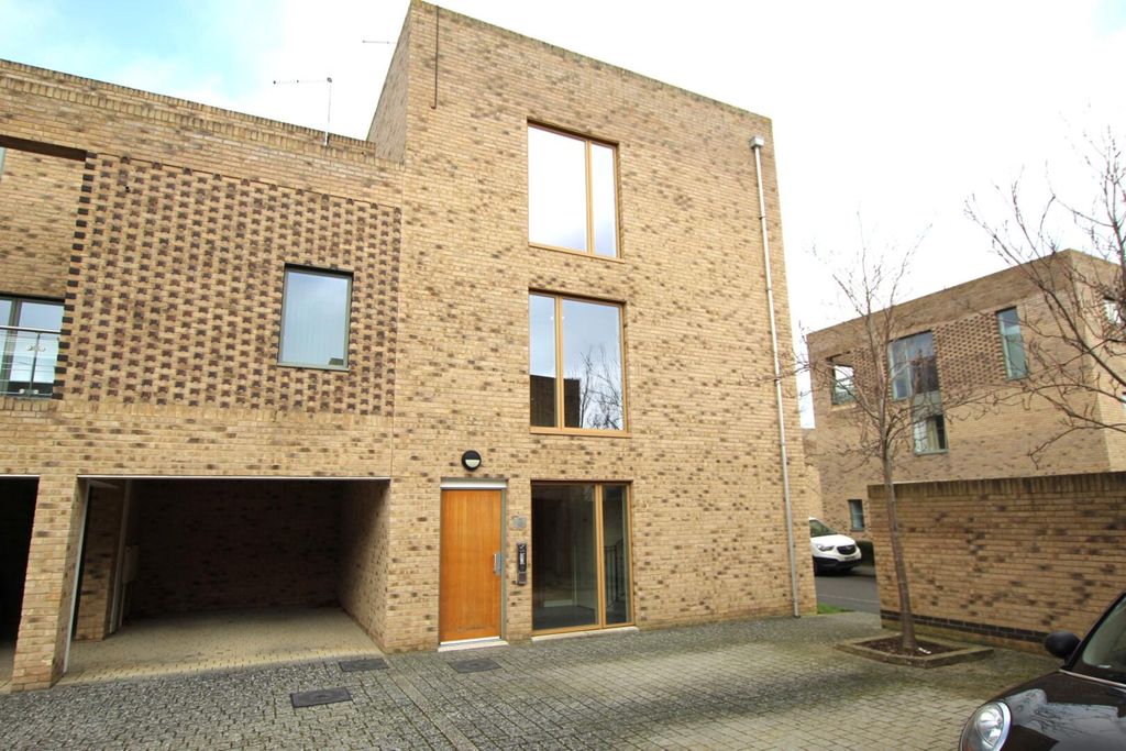 Property photo 1 of 8 Front.Jpg